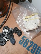 Plastik Kleinteil, Verschluß Verbandskastenfach ? Fußmatten ?